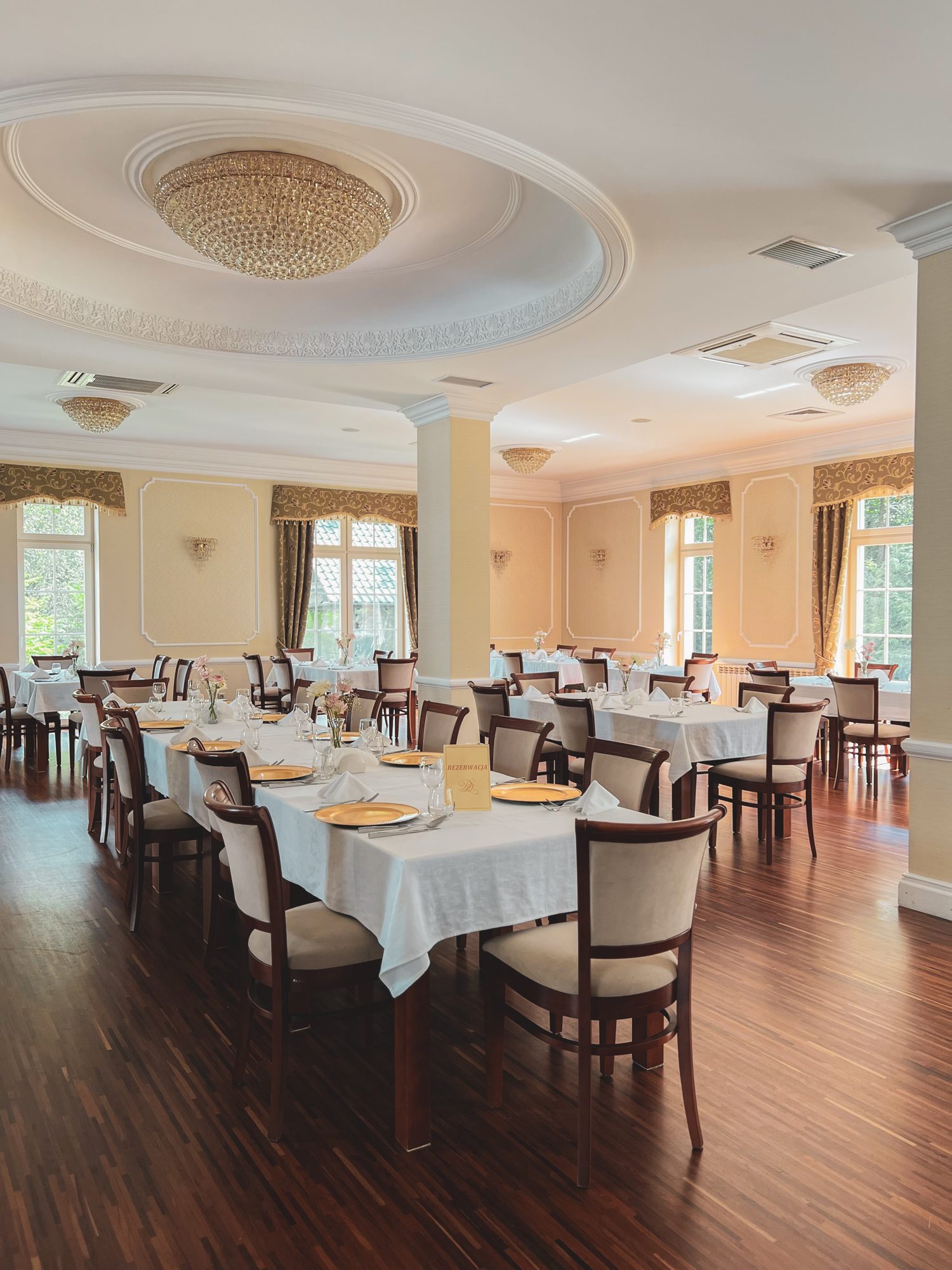 Restauracja w Dworku nad Rozlewiskiem